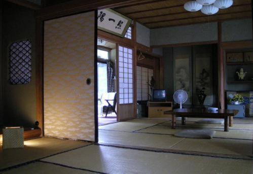 Saratoku Ryokan Тенкава Номер фото